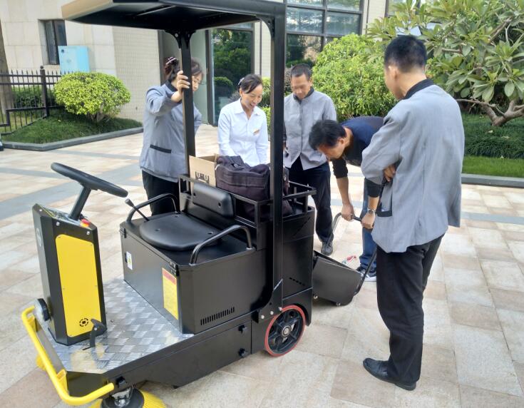 深圳驾驶式扫地车对企业有什么好处(图1)